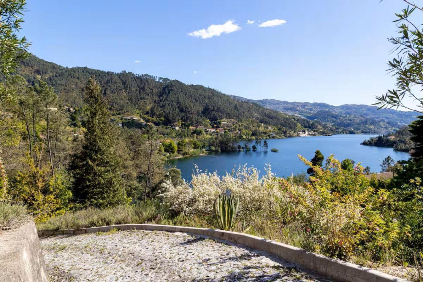 Geres Mountain Lake Views By Geres Casas المظهر الخارجي الصورة